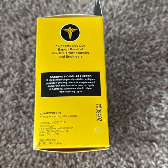 Futuro Elbow Comfort Support with Pressure Pads - Picture 3 of 8